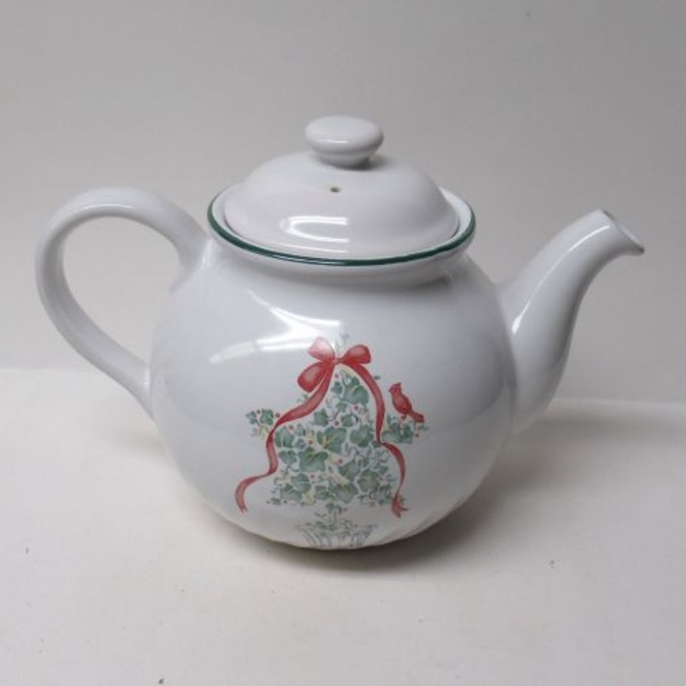 Corning Corelle Callaway Holiday 6 Cup Teapot with Lid in Original Box